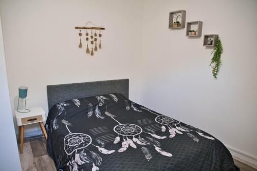 Ágy, Logement spacieux centre Joigny 4 à 6 pers - Zen 2 (Logement spacieux centre Joigny 4 a 6 pers - Zen 2) in Joigny