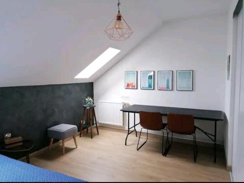 Beau studio très calme, 5' du centre à l'interieur d'une maison - Location saisonnière - Amiens