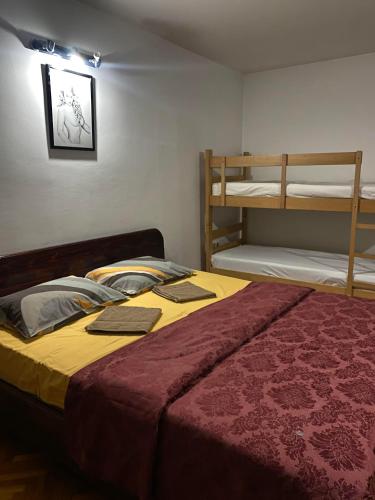 Hostel Mondeo