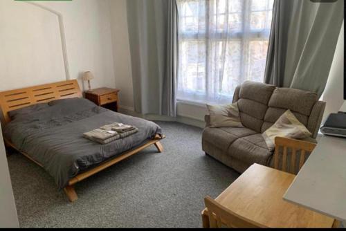 Studio apartment Eastbourne town centre - Apartment - Eastbourne