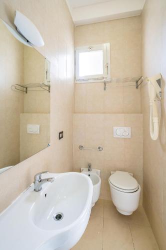 Lotus Hotel ALL INCLUSIVE & SPIAGGIA – Rimini, IN