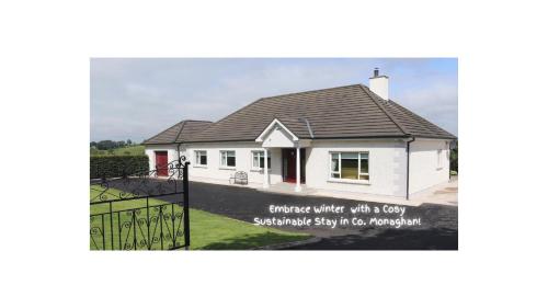 Laneside Haven - 5 Minutes from Castleblayney - Accessible, Gated with Patio, Garden and Gym!