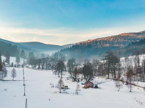 Drewniany domek pod masywem Snieznika - Stronie Slaskie