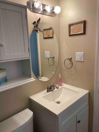 Cozy centrally located home. in Ballwin, USA