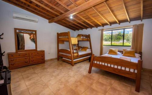 2 double beds, 2 twin beds