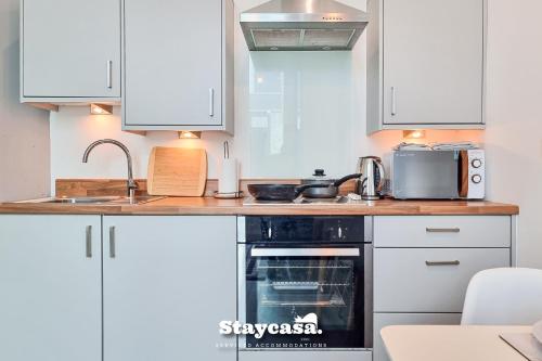 Picture of Spacious Central Apartment With Great Transports