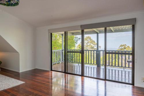 Serenity - Gold Coast hinterland getaway for a couple, family or group