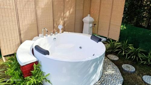 ラチャブリー Terrua Main Ten Villa Garden 3つ星 ホテル 客室