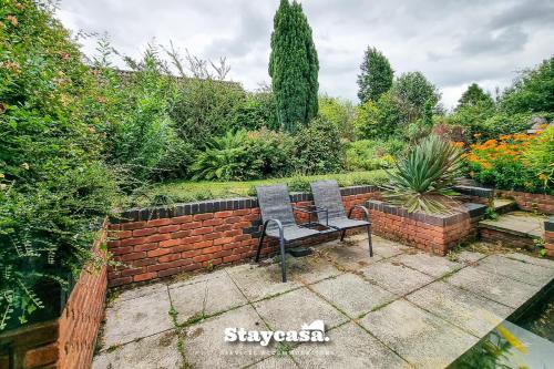 Quiet Annex With Lovely Garden And Parking