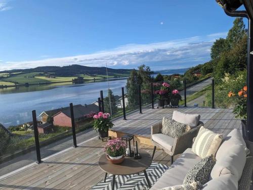 Nyoppusset hus med utsikt. in Steinkjer City Center