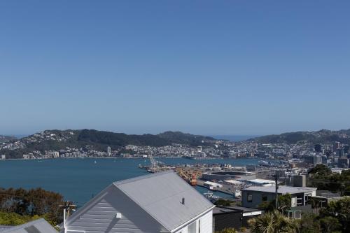 B&B Wellington - Khandallah Harbour View BnB - Bed and Breakfast Wellington