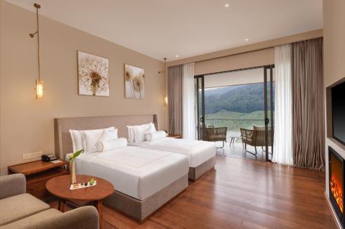 The Golden Ridge  in נובארה אליה