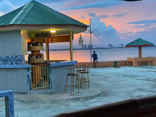 Rainbow Beach Bar & Resort in Olango Island