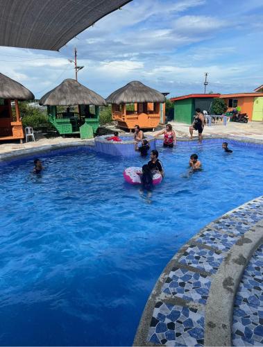 Swimming pool, Rainbow Beach Bar & Resort in Olango Island