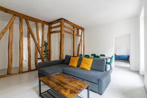 Luxurious 2 Bedroom Avenue des Champs-Élysées Saint-Philippe du Roule Free Netflix - Location saisonnière - Paris