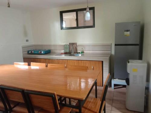 Cozy Lake House Accommodation for 10 to 15 guests in Cavinti