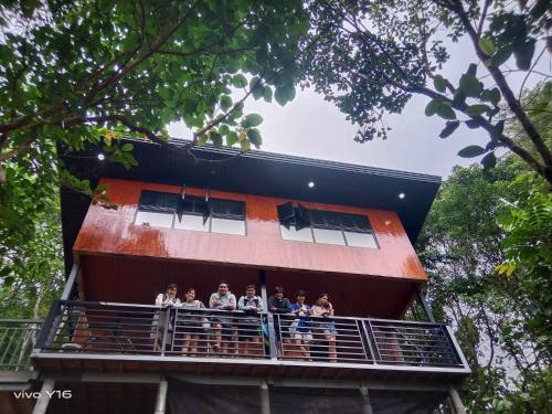 Cozy Lake House Accommodation for 10 to 15 guests in Cavinti