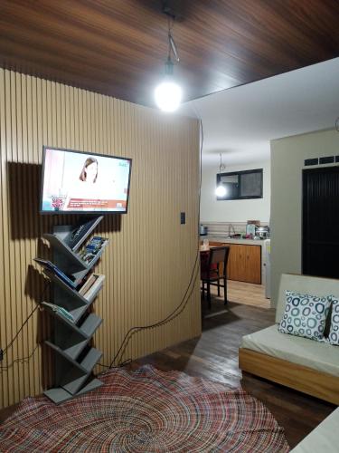 Cozy Lake House Accommodation for 10 to 15 guests in Cavinti