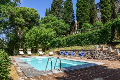 Renovated manor with garden and private pool