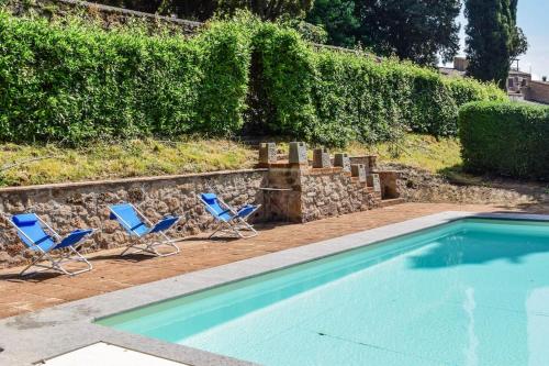 Renovated manor with garden and private pool