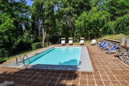 Renovated manor with garden and private pool
