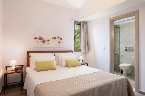 Villa Nature, Heated Pool - Tap to explore photos