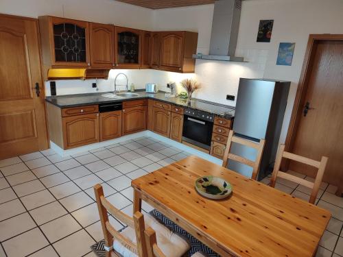Kitchen, Ferienwohnung Hennessy in Berg