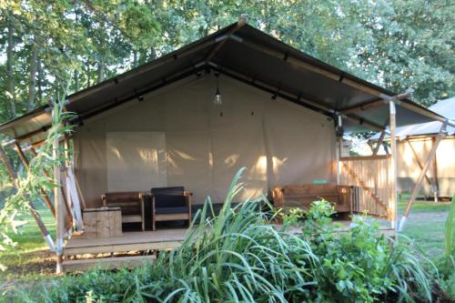 ทัศนียภาพภายนอกโรงแรม, Luxe safaritent aan het water - Recreatiepark de Uilenburg - Friesland - Sneek in ไอทเวลลิงเกร์กา