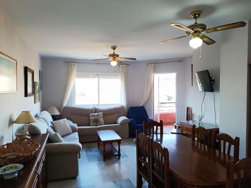 GUA - 4 Dorm, 8 pers, Piscinas, Jardines, Parking, Playa - Tap to explore photos