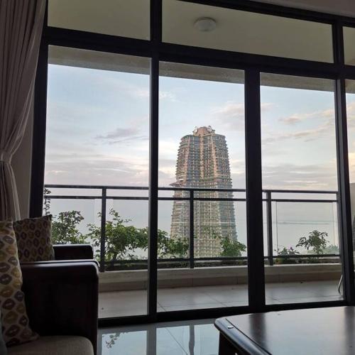 Seaside Suite 4R3B 12 - 16pax D2604 King's Homestay