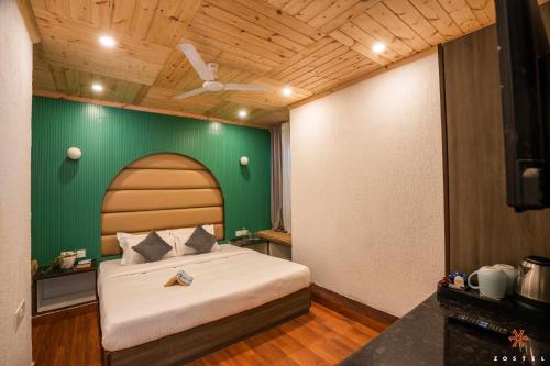 Standard Double Room room in Zostel Mussoorie (Mall Road)