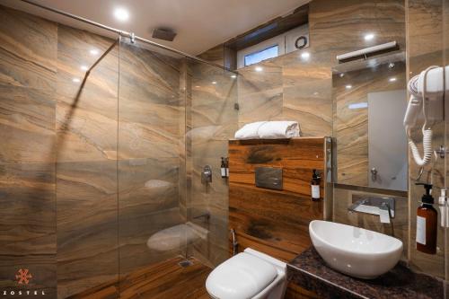 Deluxe Private Room (with balcony) image 1