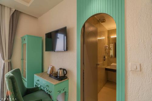 Superior Double Room image 8