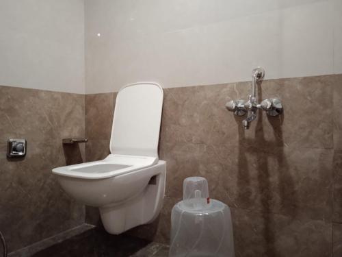 浴室, Hotel Raheja Residency in 達達爾