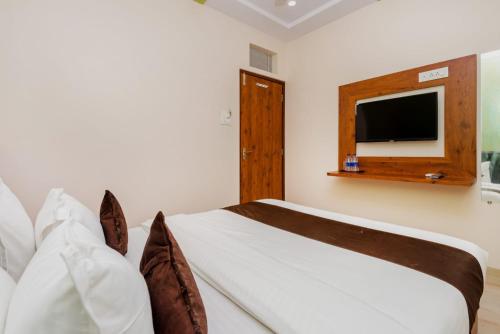 共用Lounge/電視區, Hotel Raheja Residency in 達達爾