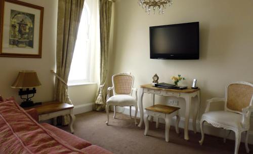 The Town House - image 8