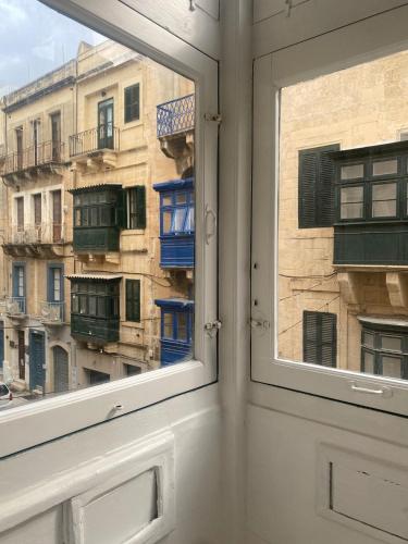 Double or Twin Room with Balcony room in Mulberry Suites by The LVH Collection