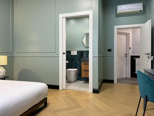 Double Room with Private Bathroom image 9