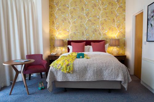 Superior Double Room with Sea View image 2