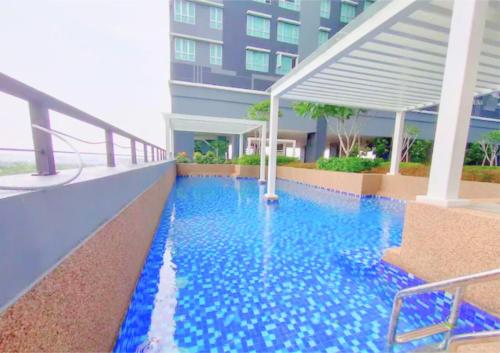 Swimming pool, Cozy Ensuite Modern High-Floor Retreat #GA6 in Shah Alam