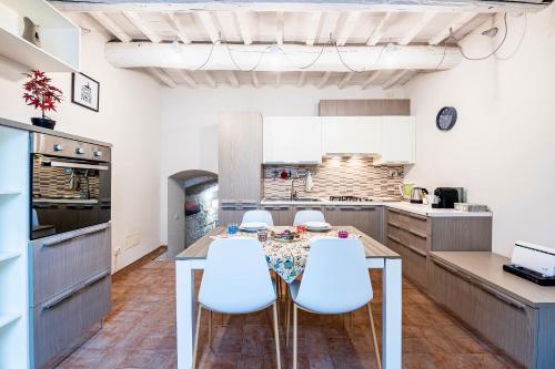  "Florence Cave Central Suite" - 5 min To Mandela Forum - 2 Bedrooms - Free Parking in Florenz