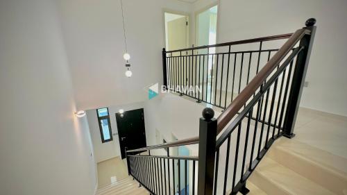 Calm Chaos 4 BR Villa with maid Room in Damac Hills 2 By Bhavan Vacation Homes, Дубай (фото 8)