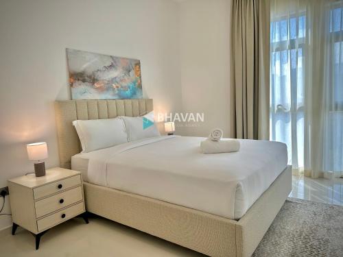 Calm Chaos 4 BR Villa with maid Room in Damac Hills 2 By Bhavan Vacation Homes, Дубай (фото 2)