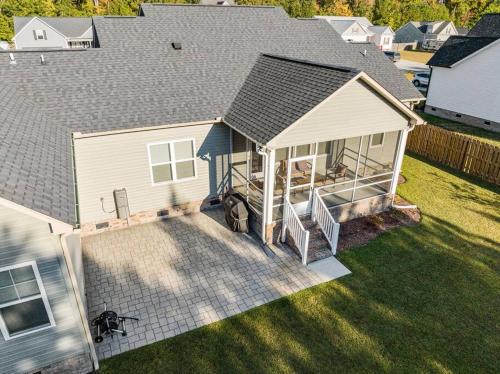Sophisticated Suburban Oasis in James City (NC)