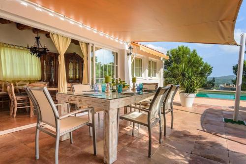 Delightful Ibiza Villa - Spectacular Mountain Views - Villa Jasmine - 4 Bedrooms - Ibiza Town