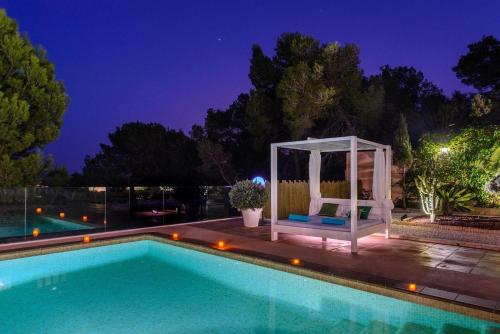 Delightful Ibiza Villa - Spectacular Mountain Views - Villa Jasmine - 4 Bedrooms - Ibiza Town