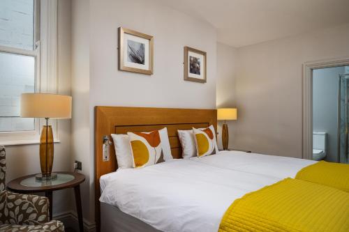 Elephant and Castle – Wakefield