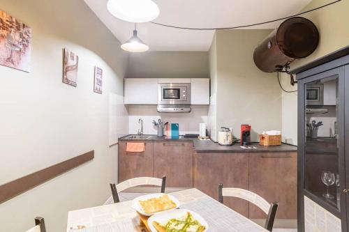 Central, Family-Friendly, Washing Machine, 200m to Aquarium and Metro, 300 Mbps Internet, Janov (fotografie 3)