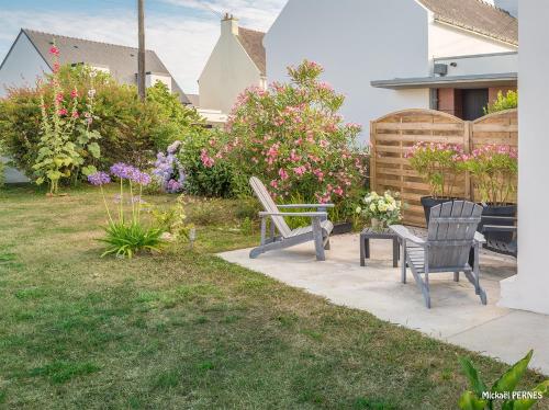 RÉF 329 - RIANTEC maisonnette de type pêcheur 3 pièces avec jardin clos gîte à louer Kerbel