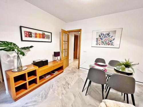 Tranquilo Y Centrico Apartamento De Playa - Fuengirola